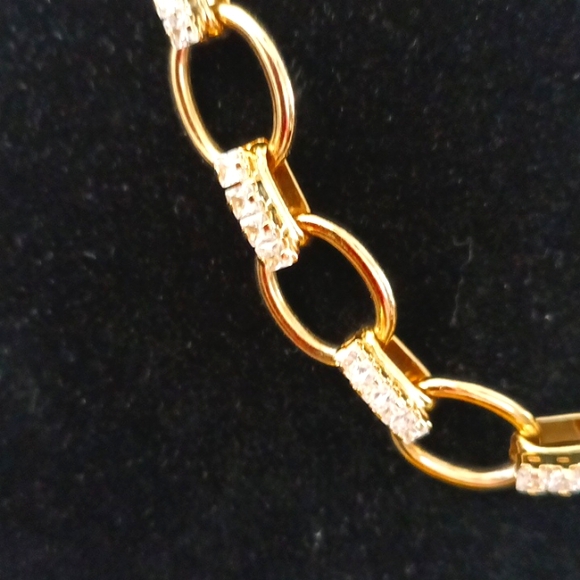 Serafina Timeless STUNNING Gold Cable Chain with CZ between links - Picture 9 of 10